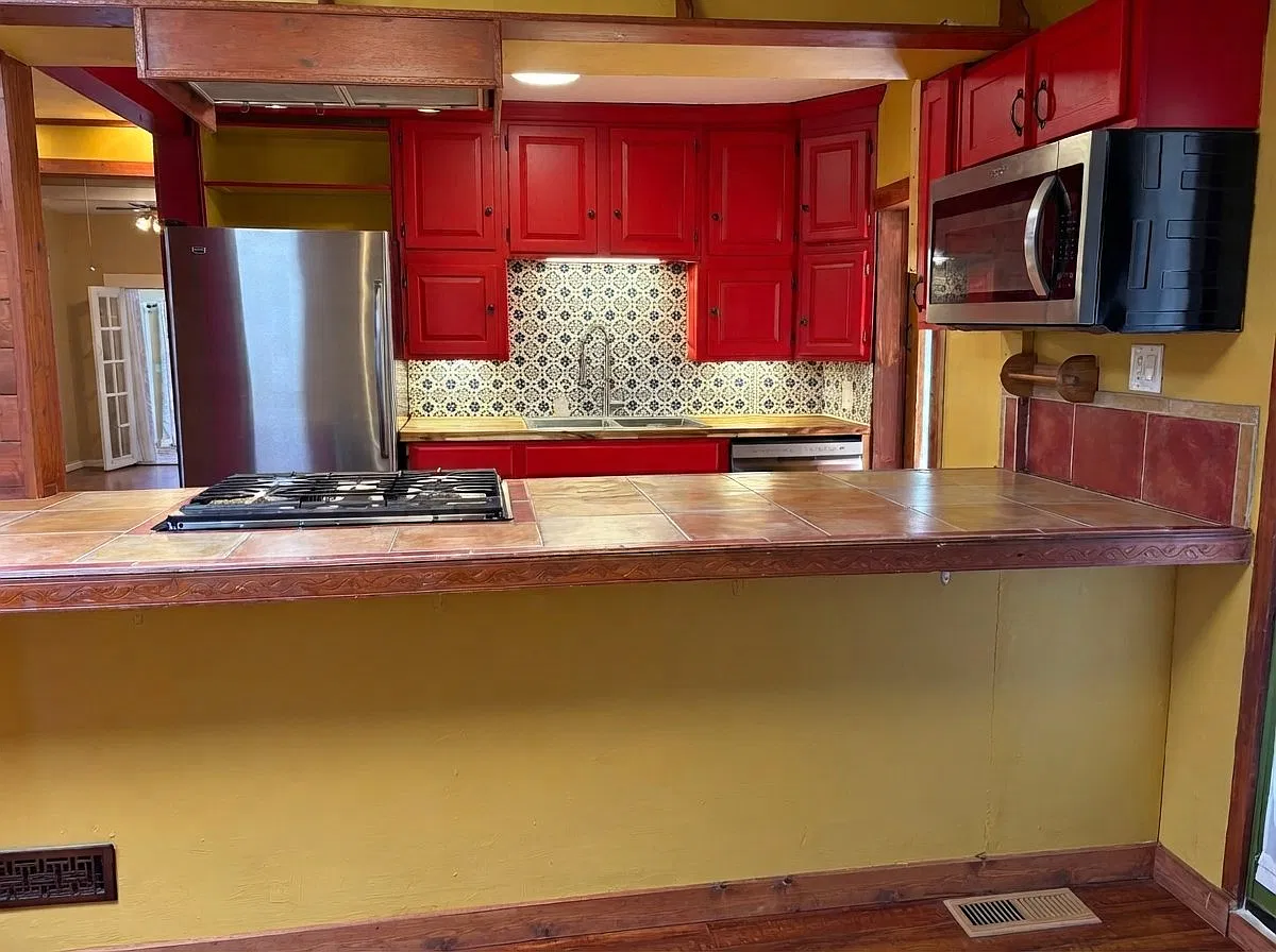 Unique Ranch Style Home Close to I-25 with Large Outdoor Spaces — Photo 2