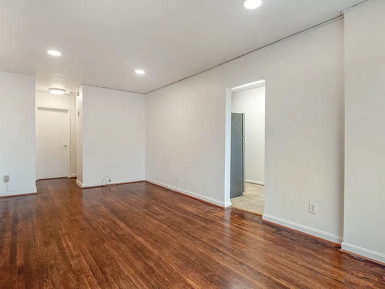 408 Independence Ave SE #202 — Photo 4