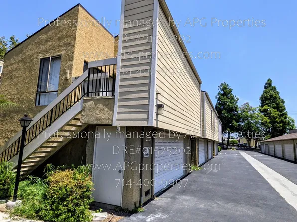 5477 Twin Lakes Dr, Cypress, CA 90630