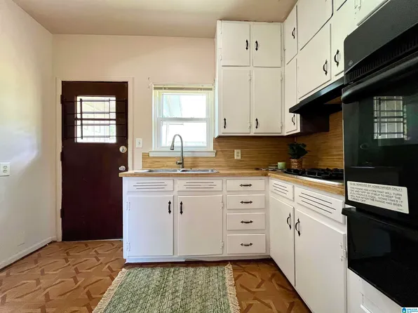 4432 McClain St, Bessemer, AL 35020