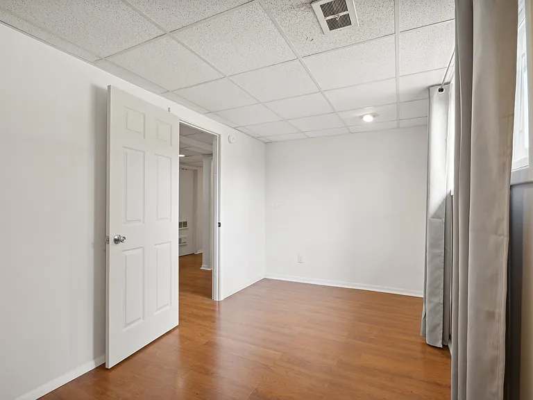2480 Collegewood St — Photo 18