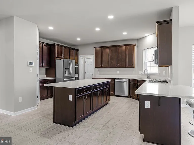 243 Wavyleaf Dr — Photo 11