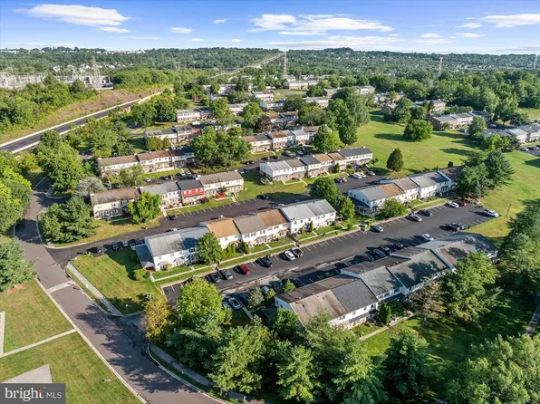1712 Whitpain Hls, Blue Bell, PA 19422