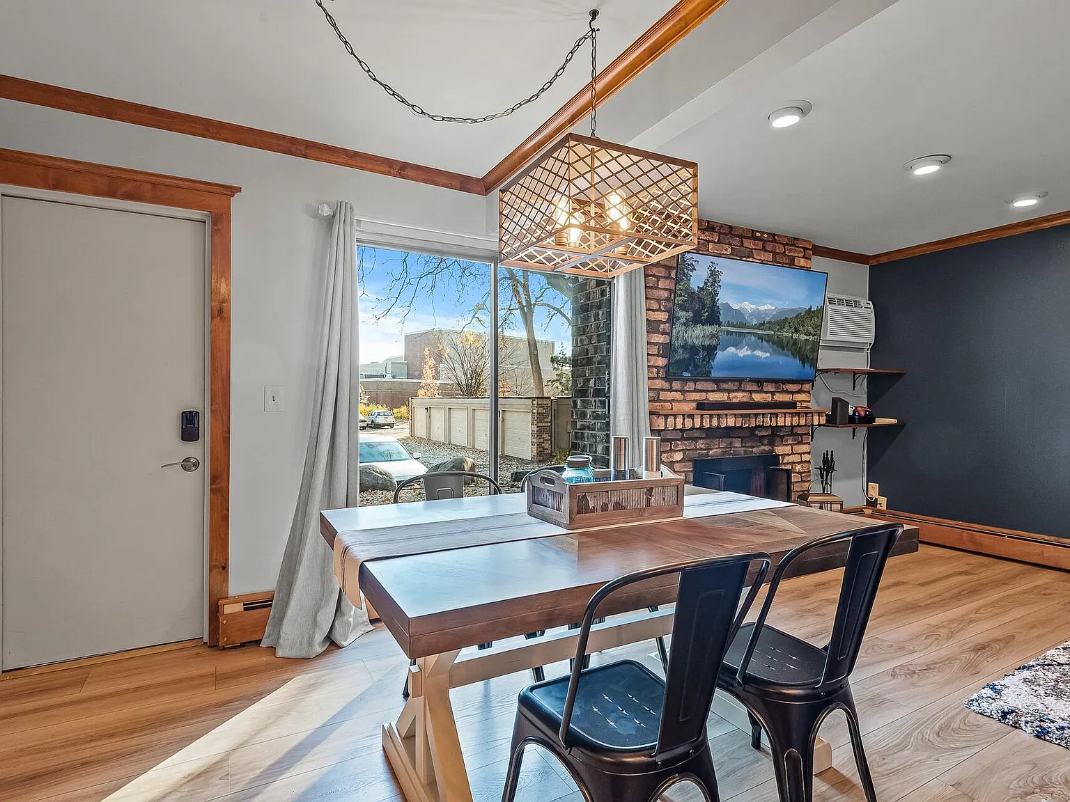 2 bed, 1.5 bath, 1005 sqft, $1,850 — Photo 3