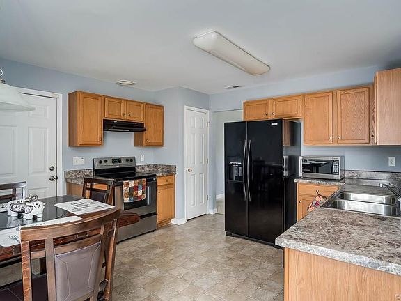 5th image of 8037 Heavenly Valley Dr