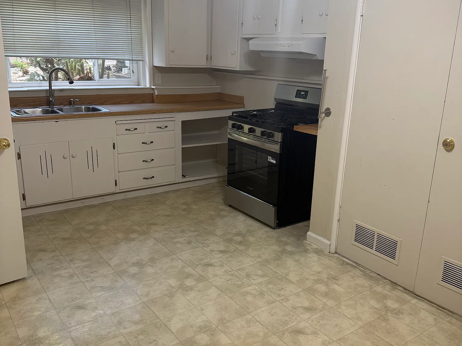 2 bed, 850 sqft, $2,650 — Photo 4