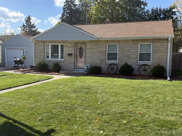 1135 8th AVENUE, Grafton, WI 53024