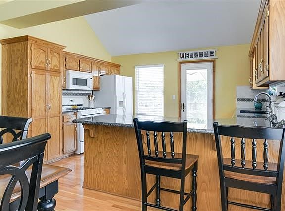 3rd image of 720 S Mohican Dr