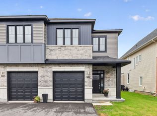 689 N Taliesin Cres E, Ottawa, ON K2S2W5
