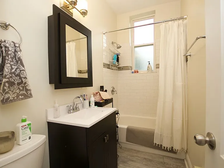 2129 N Dayton St #1G — Photo 17