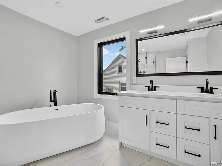 23 Hudson Ave — Photo 17
