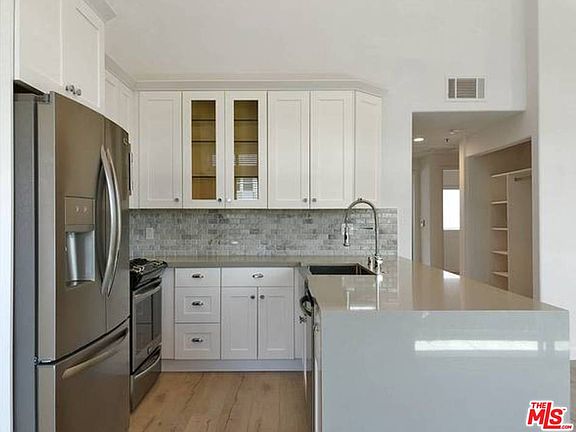 2nd image of 10560 Santa Monica Blvd APT 7