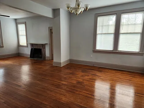 1302 E Victory Dr #2 Photo 1
