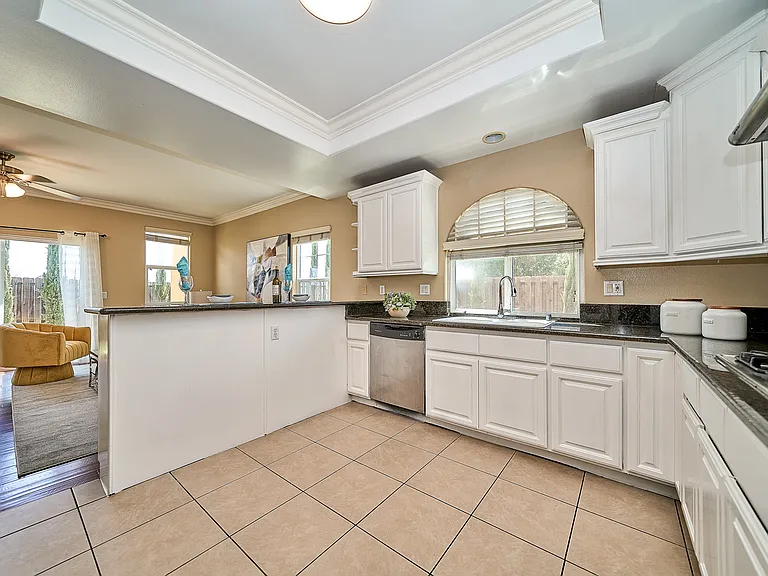 2577 Mountain Ave — Photo 22