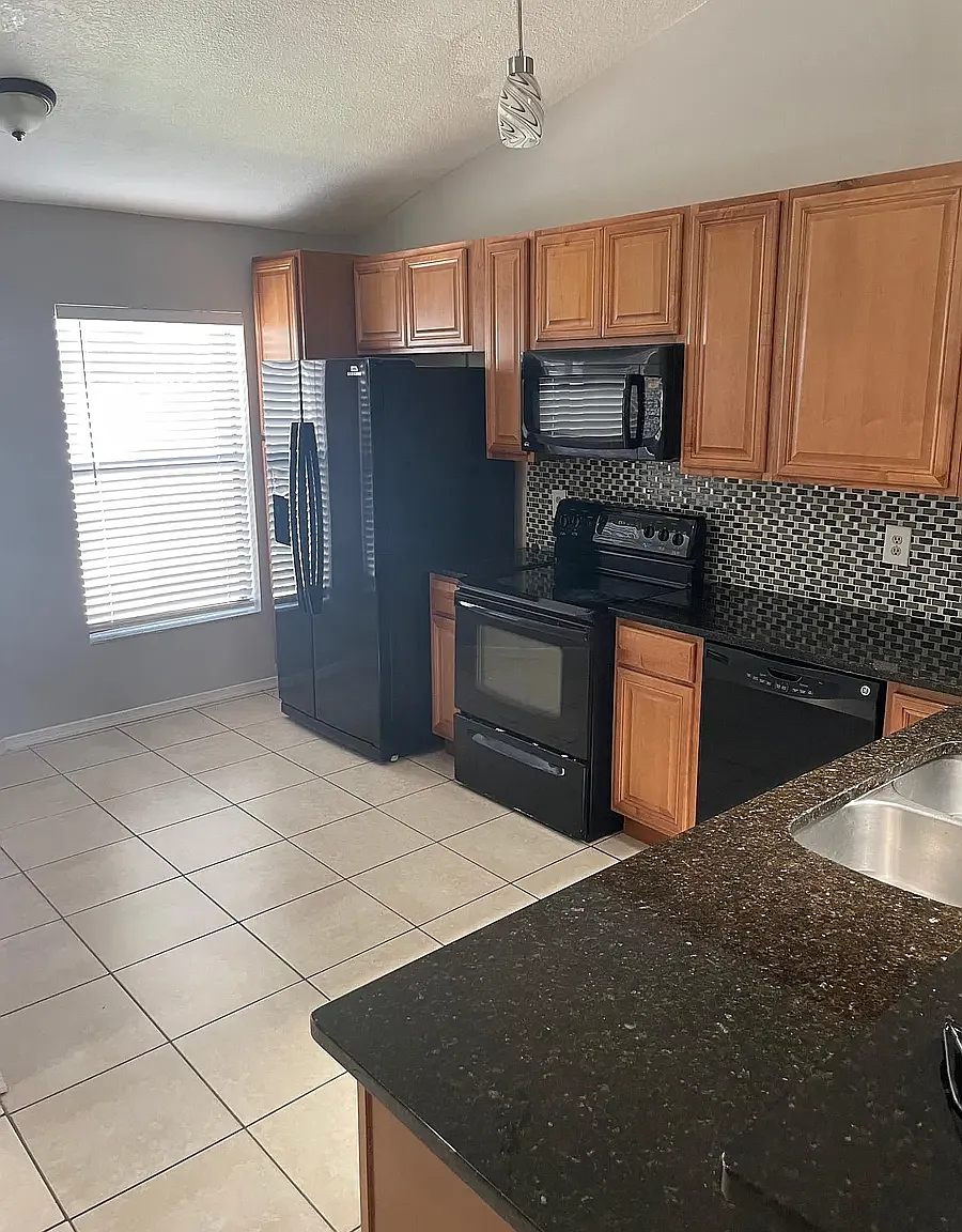 2 bed, 1014 sqft, $1,950 — Photo 4