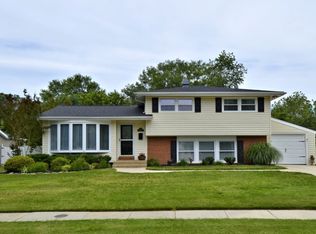 4 Brenda Ct, Severna Park, MD 21146