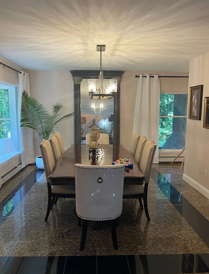 4 bed, 4.5 bath, 4200 sqft, $7,000 — Photo 3