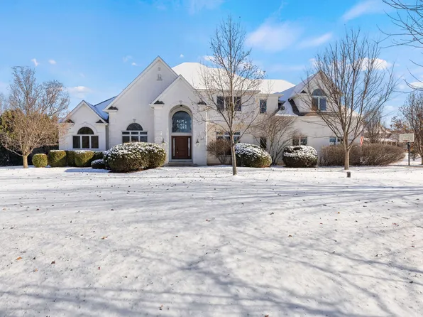 6N495 E Ridgewood Dr, St Charles, IL 60175