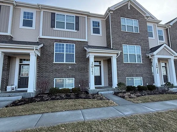 30W142 Wheeler Cir, Naperville, IL 60563