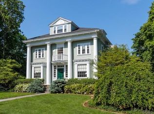 9 Livermore Rd, Wellesley, MA 02481