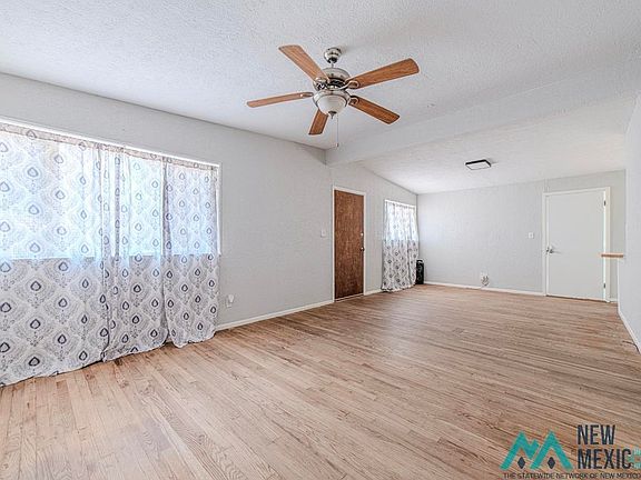 4th image of 306 W Clayton Ave