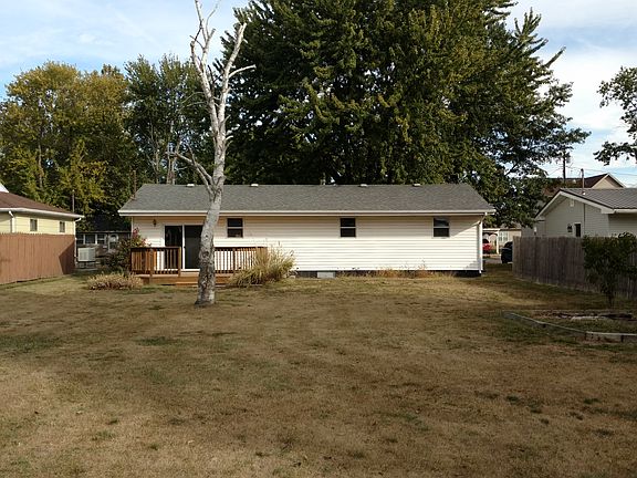 2nd image of 905 E Newkirk St