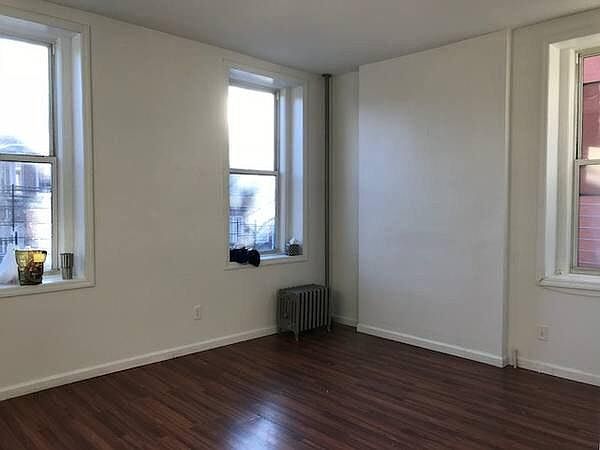 2nd image of 3549 Carlisle Pl