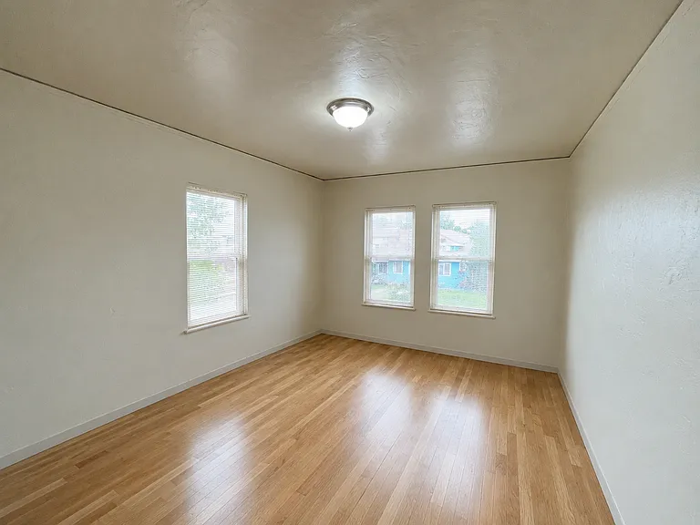 3000 Morcom Ave — Photo 5