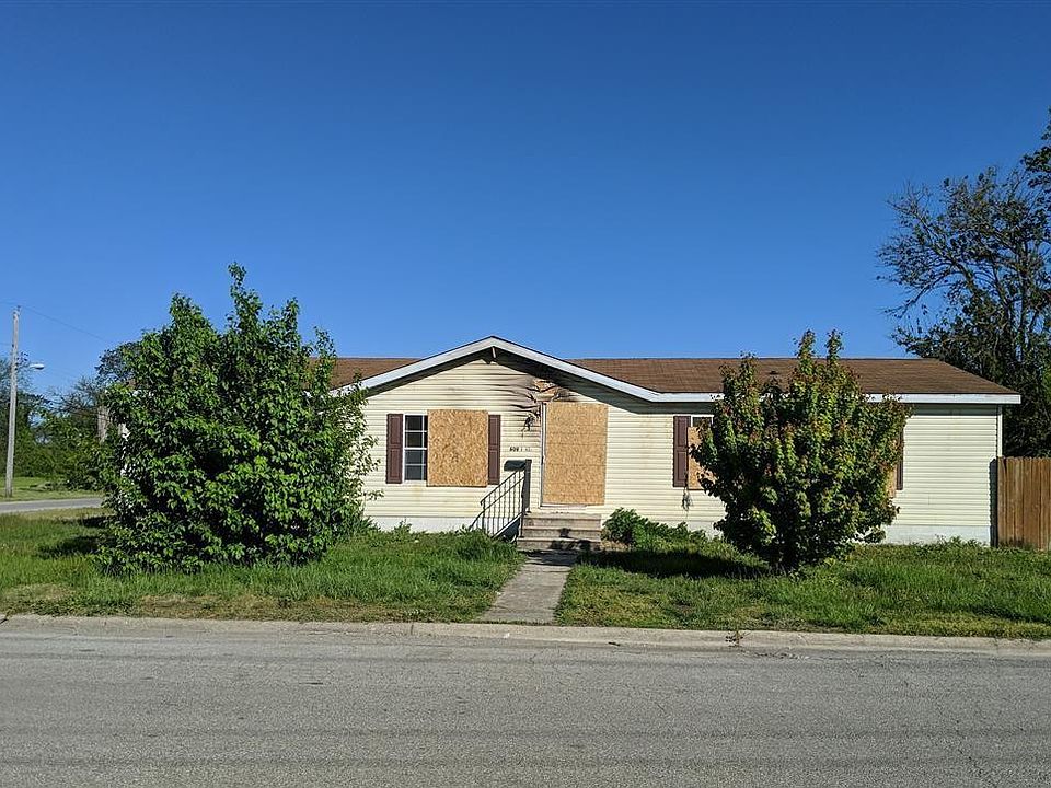 1st image of 609 S 43rd St