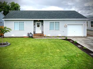 357 6th Ave SE, Ephrata, WA 98823
