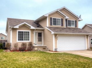 806 SE Dovetail Rd, Grimes, IA 50111