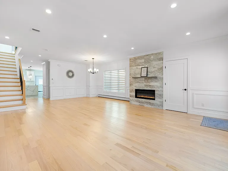 529B Lincoln St #B — Photo 6