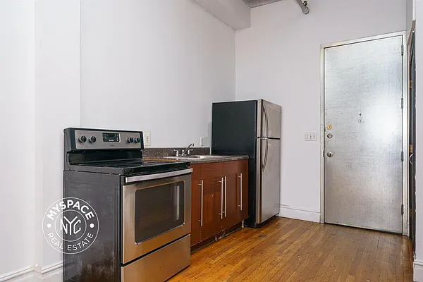 Rented by MySpaceNYC | media 6