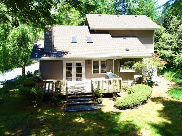 1529 Seacrest Ln, Brookings, OR 97415