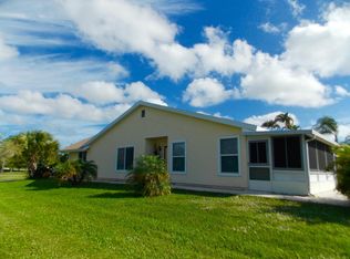 1725 SE Ryecroft Ct, Pt Saint Lucie, FL 34953