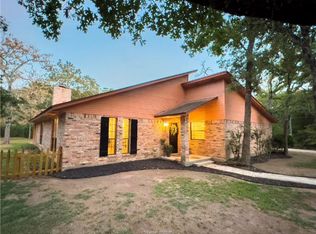 10651 N Dowling Rd, College Station, TX 77845