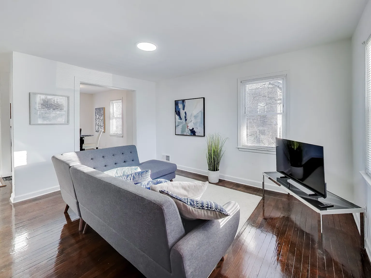 3 bed, $4,600 — Photo 1