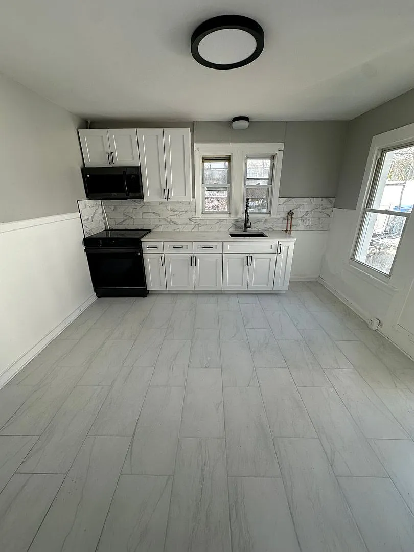 463 Main St, Torrington — Photo 1