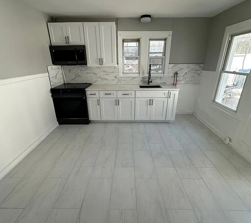 463 Main St