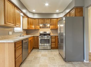 251 Arabelle St, Commerce Township, MI 48382