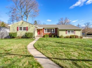 2 Kipling Ln, Scotch Plains, NJ 07076