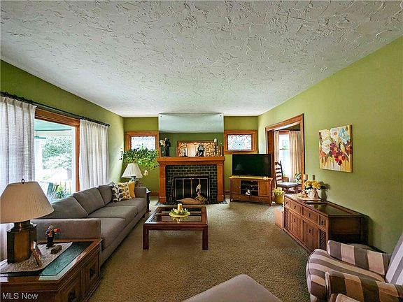 4th image of 15500 Clifton Blvd