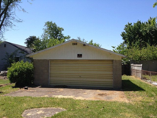 2nd image of 1426 Werner Ave
