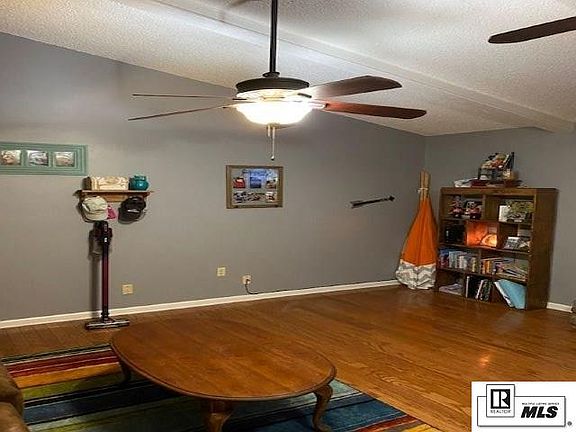 3rd image of 113 Leisure Dr