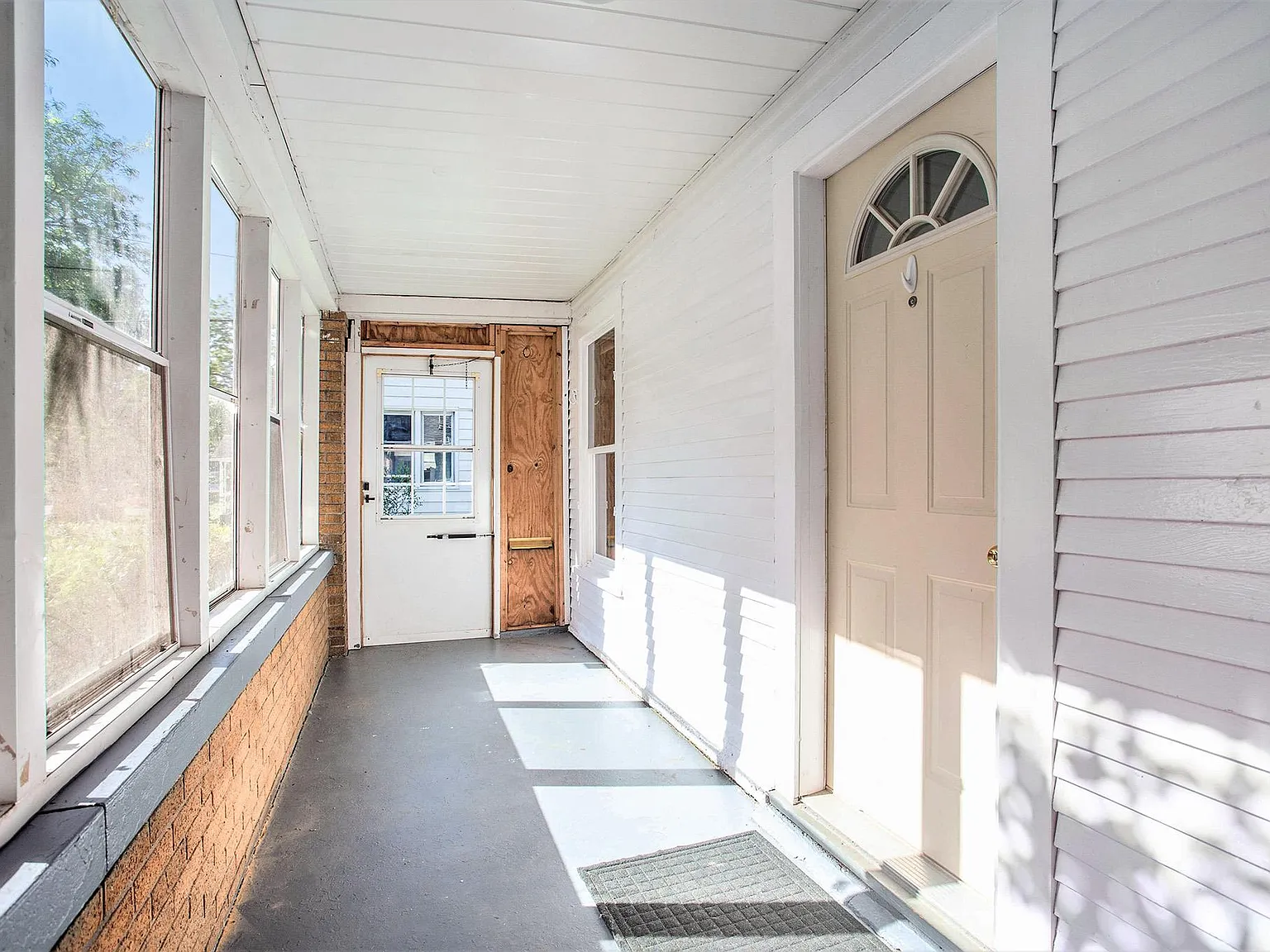 1115 Diamond Ave NE — Photo 4
