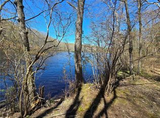 210 Log Rd, Smithfield, RI 02917