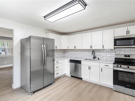 3rd image of 1522 Walnut Ave