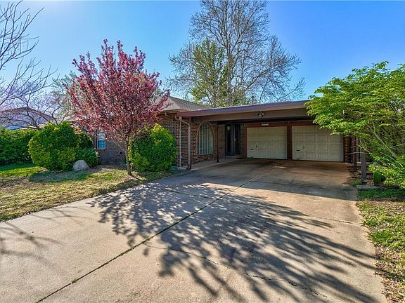 3rd image of 4112 Overland Dr