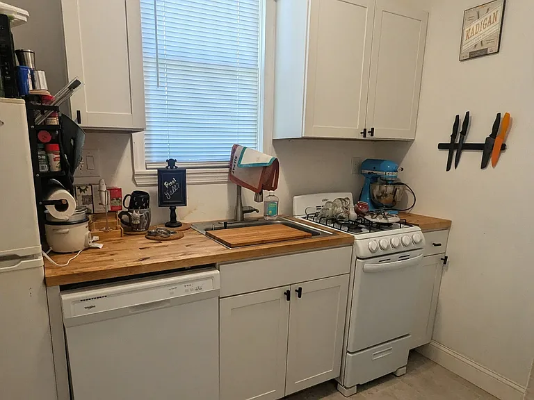 3421 Race St #1R — Photo 8