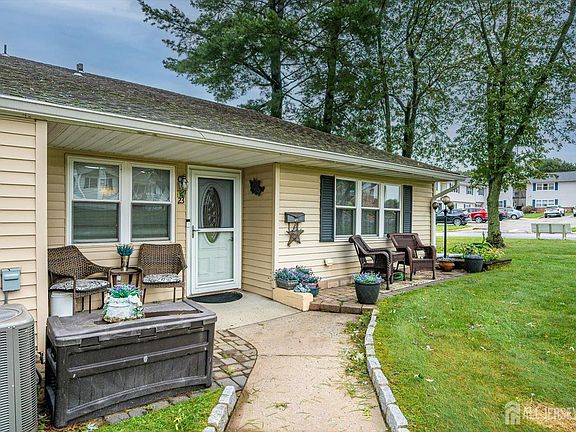 2nd image of 23 Nevada Ct
